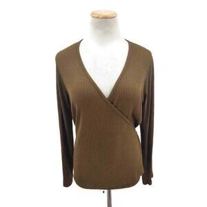 Find made in Turkey Brown ribbed wrap style top in size XXXL runs small!